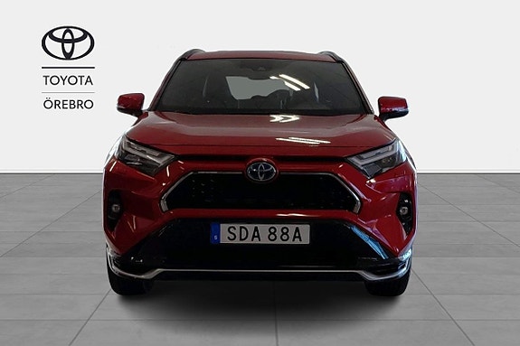 Toyota RAV4 Plug-in Hybrid 5 of 10