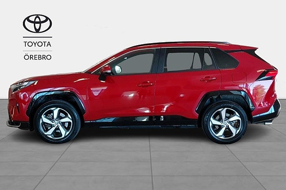 Toyota RAV4 Plug-in Hybrid 2 of 10