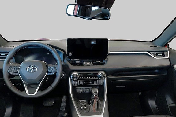 Toyota RAV4 Plug-in Hybrid 8 of 10