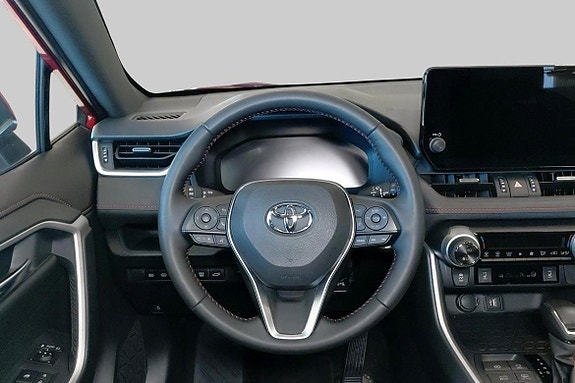 Toyota RAV4 Plug-in Hybrid 9 of 10