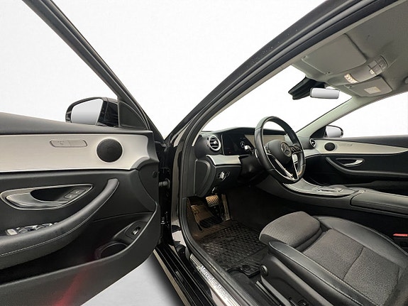 Mercedes-Benz E300 de 11 of 30