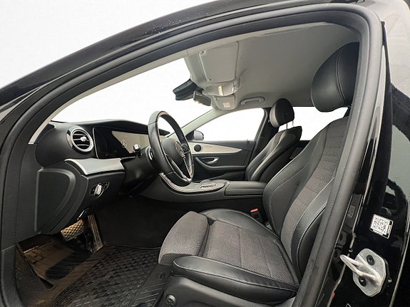Mercedes-Benz E300 de 12 of 30