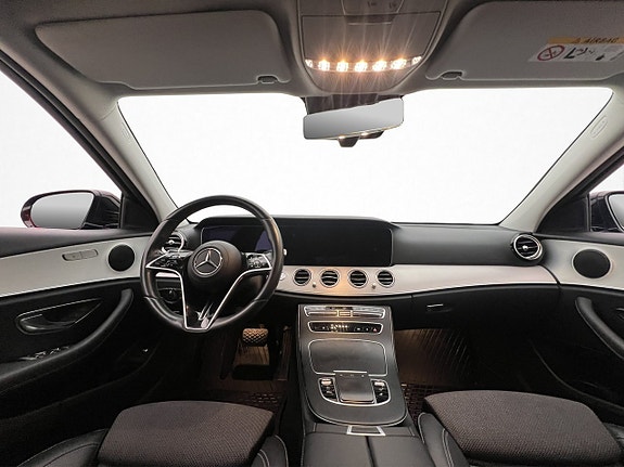 Mercedes-Benz E300 de 14 of 30