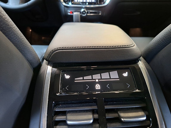 Volvo V60 14 of 24
