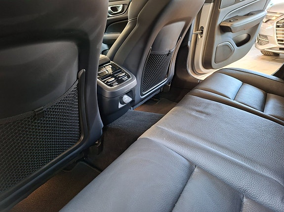 Volvo V60 11 of 24