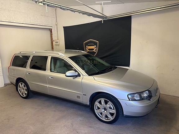 Volvo V70 2 of 5