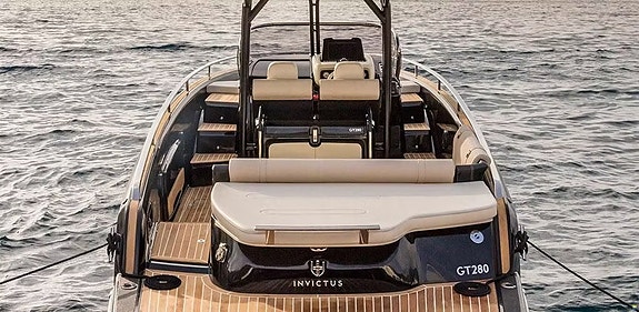 Invictus GT280 - Cabincruiser - Italiensk Lyxyacht 6 of 11