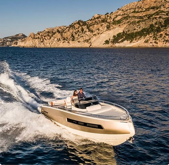 Invictus GT280 - Italiensk Lyxyacht
