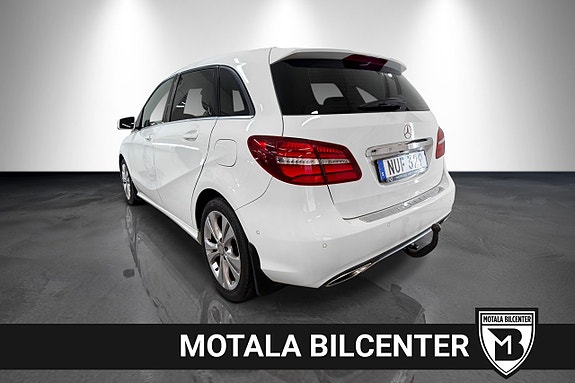 Mercedes-Benz B180 4 of 5