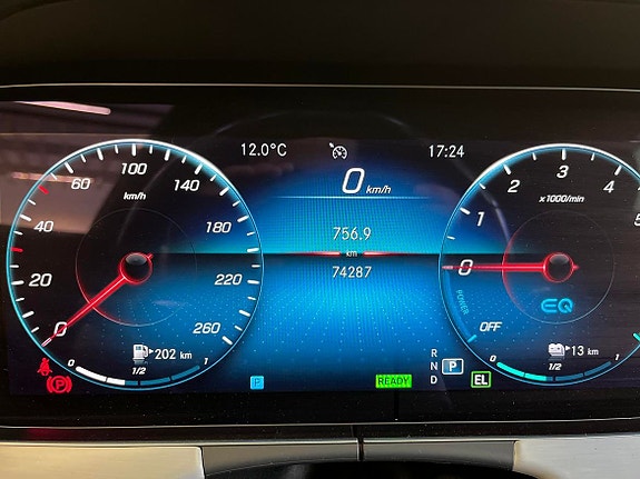 Mercedes-Benz E300 de 14 of 21