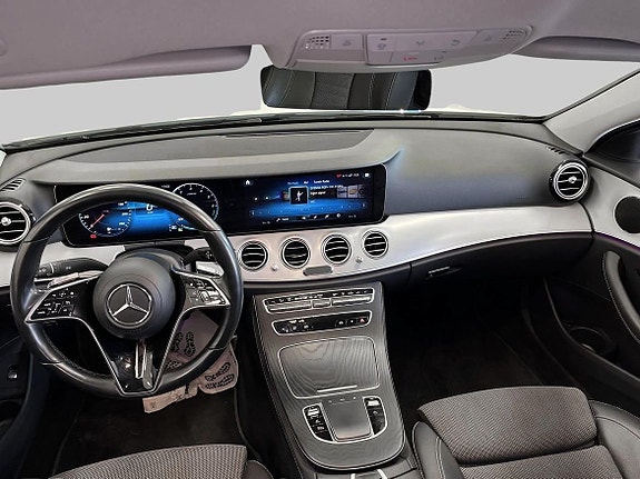 Mercedes-Benz E300 de 11 of 21
