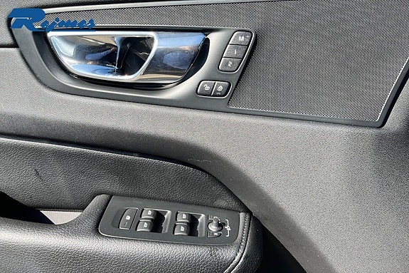 Volvo XC60 6 of 23