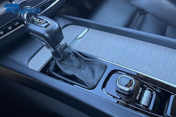 Volvo XC60 12 of 23