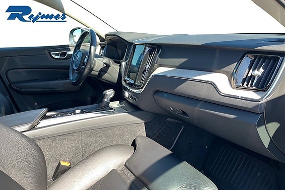 Volvo XC60 13 of 23