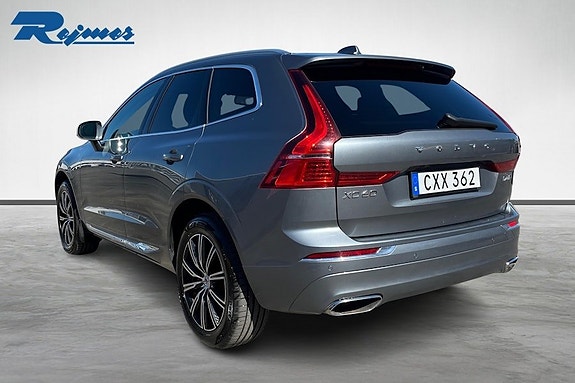 Volvo XC60 2 of 23