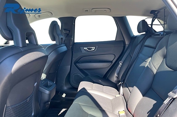 Volvo XC60 14 of 23