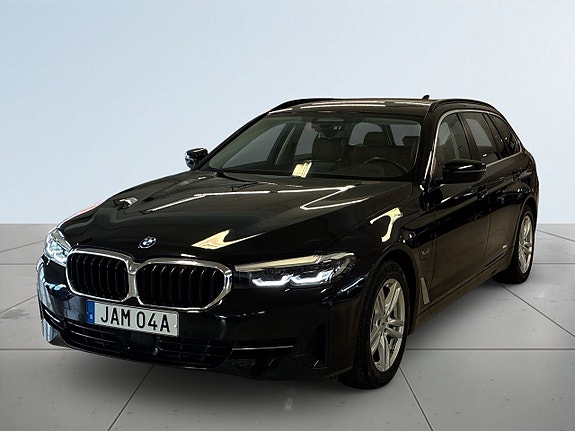 BMW 530e 16 of 18