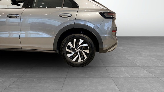 Volkswagen T-Roc 6 of 12