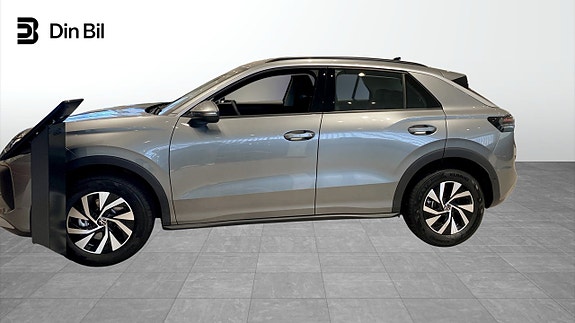 Volkswagen T-Roc 2 of 5
