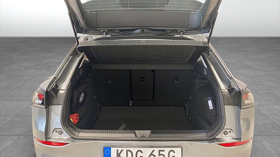 Volkswagen T-Roc 12 of 12