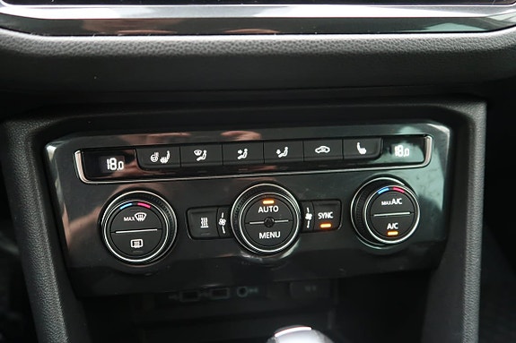 Volkswagen Tiguan 15 of 23