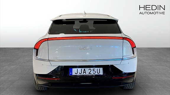 Kia EV6 7 of 16