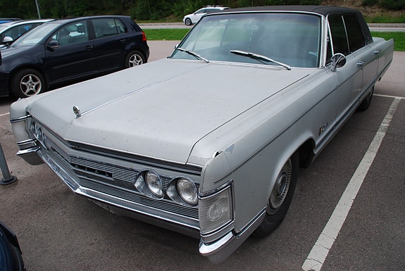 Chrysler Imperial 4 of 4