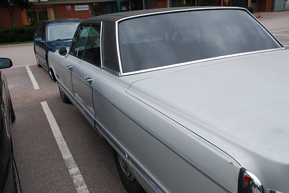 Chrysler Imperial 3 of 4