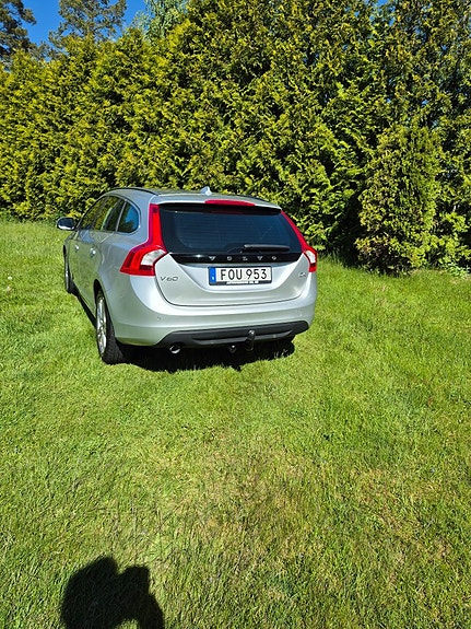 Volvo V60 3 of 5