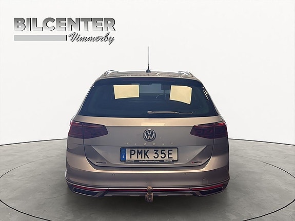 Volkswagen Passat Alltrack 8 of 20