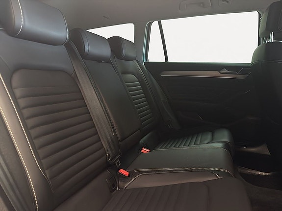 Volkswagen Passat Alltrack 16 of 20