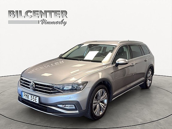 Volkswagen Passat Alltrack 2 of 5