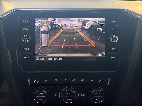 Volkswagen Passat Alltrack 18 of 20