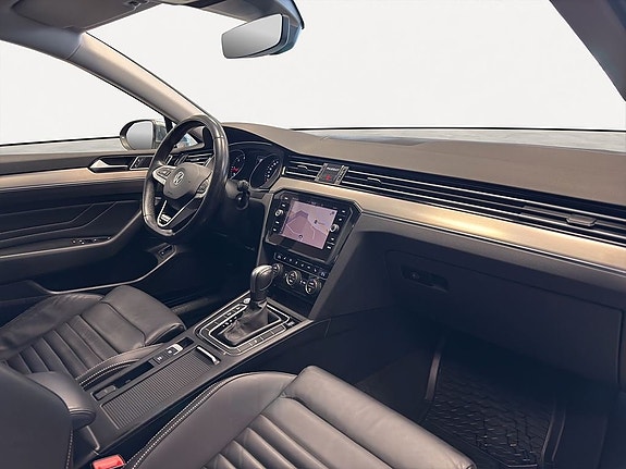Volkswagen Passat Alltrack 14 of 20