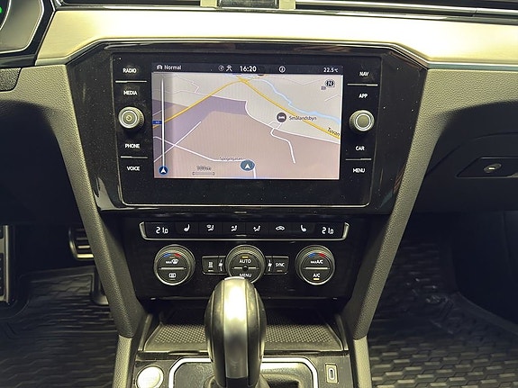 Volkswagen Passat Alltrack 17 of 20