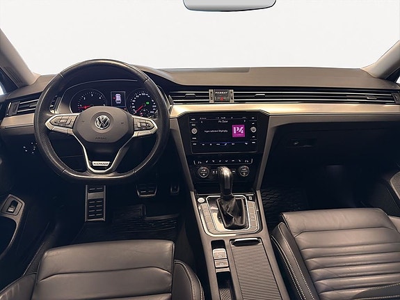 Volkswagen Passat Alltrack 12 of 20
