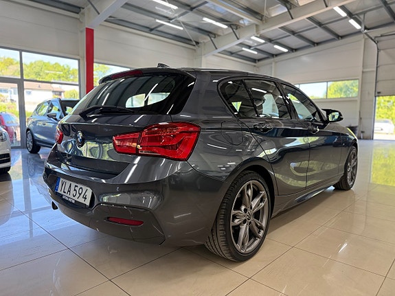 BMW 118d 4 of 5