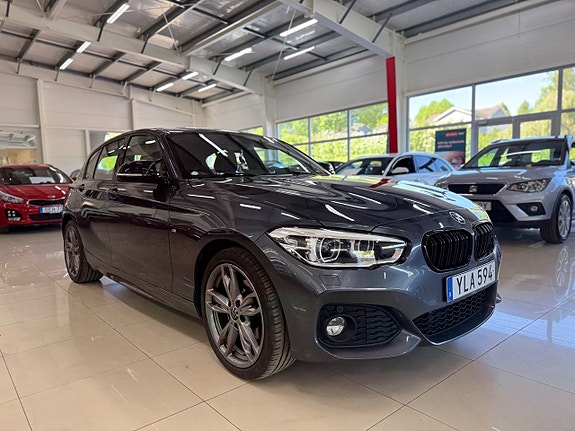 BMW 118d 3 of 5