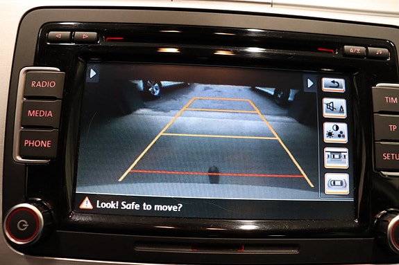 Volkswagen Passat Alltrack 18 of 19