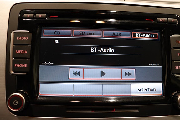 Volkswagen Passat Alltrack 17 of 19