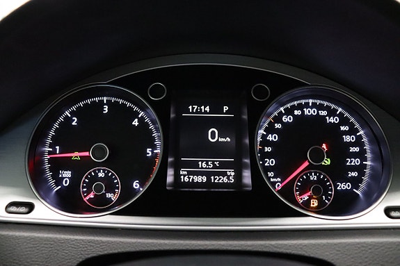Volkswagen Passat Alltrack 14 of 19