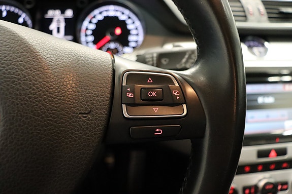 Volkswagen Passat Alltrack 15 of 19