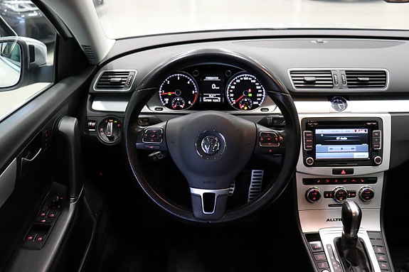 Volkswagen Passat Alltrack 9 of 19