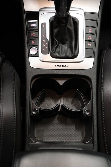 Volkswagen Passat Alltrack 12 of 19