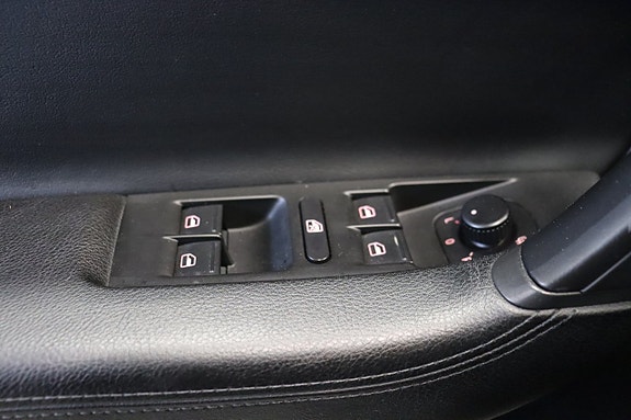 Volkswagen Passat Alltrack 16 of 19