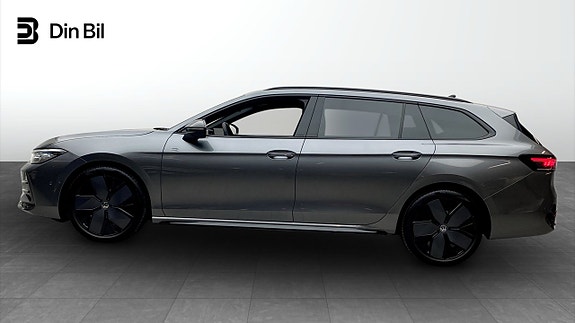 Volkswagen Passat 2 of 5