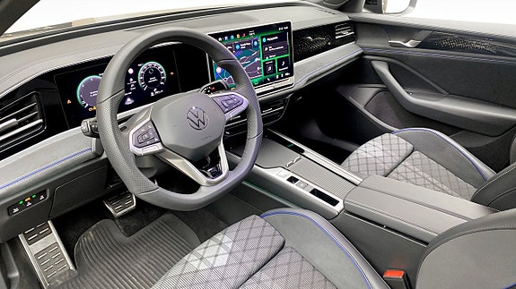 Volkswagen Passat 7 of 12