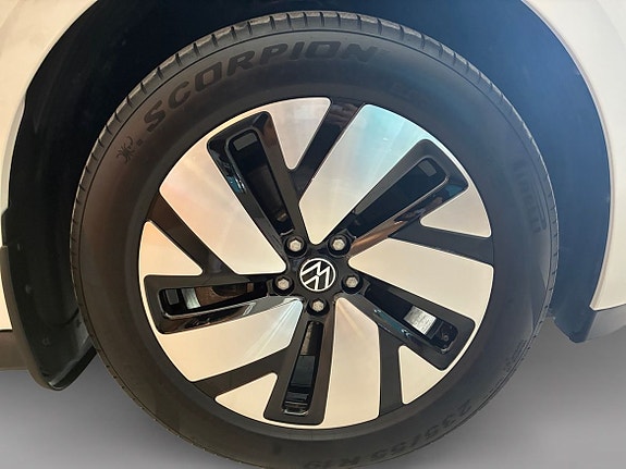 Volkswagen ID. Buzz 14 of 16