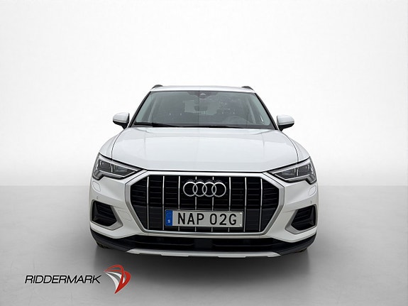 Audi Q3 2 of 5