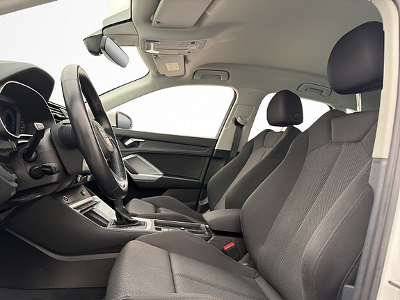 Audi Q3 16 of 30